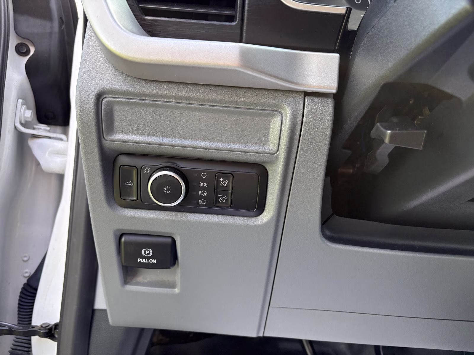 2022 Oxford White Ford F-150 XL 4X4 Truck