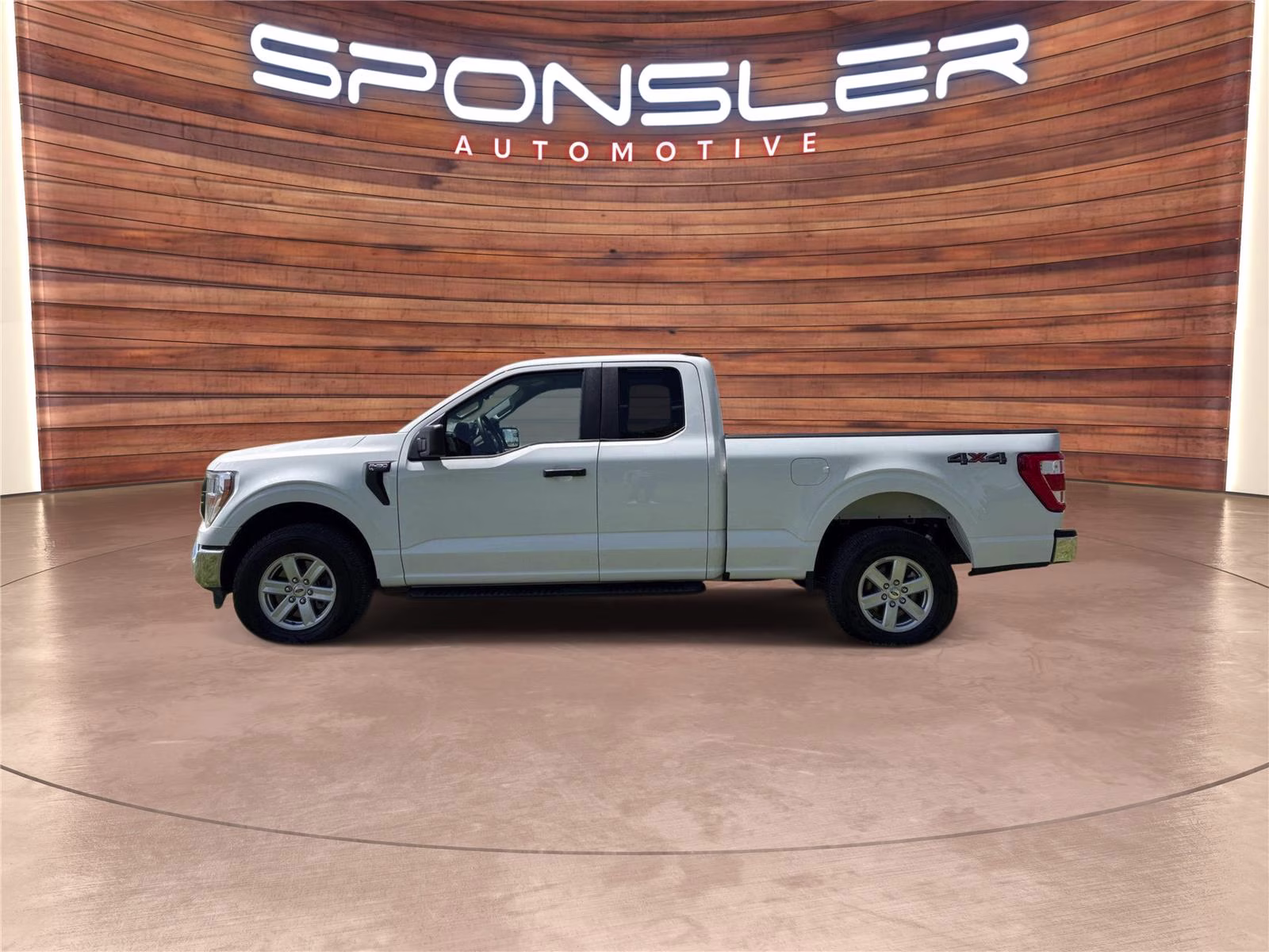 2022 Oxford White Ford F-150 XL 4X4 Truck