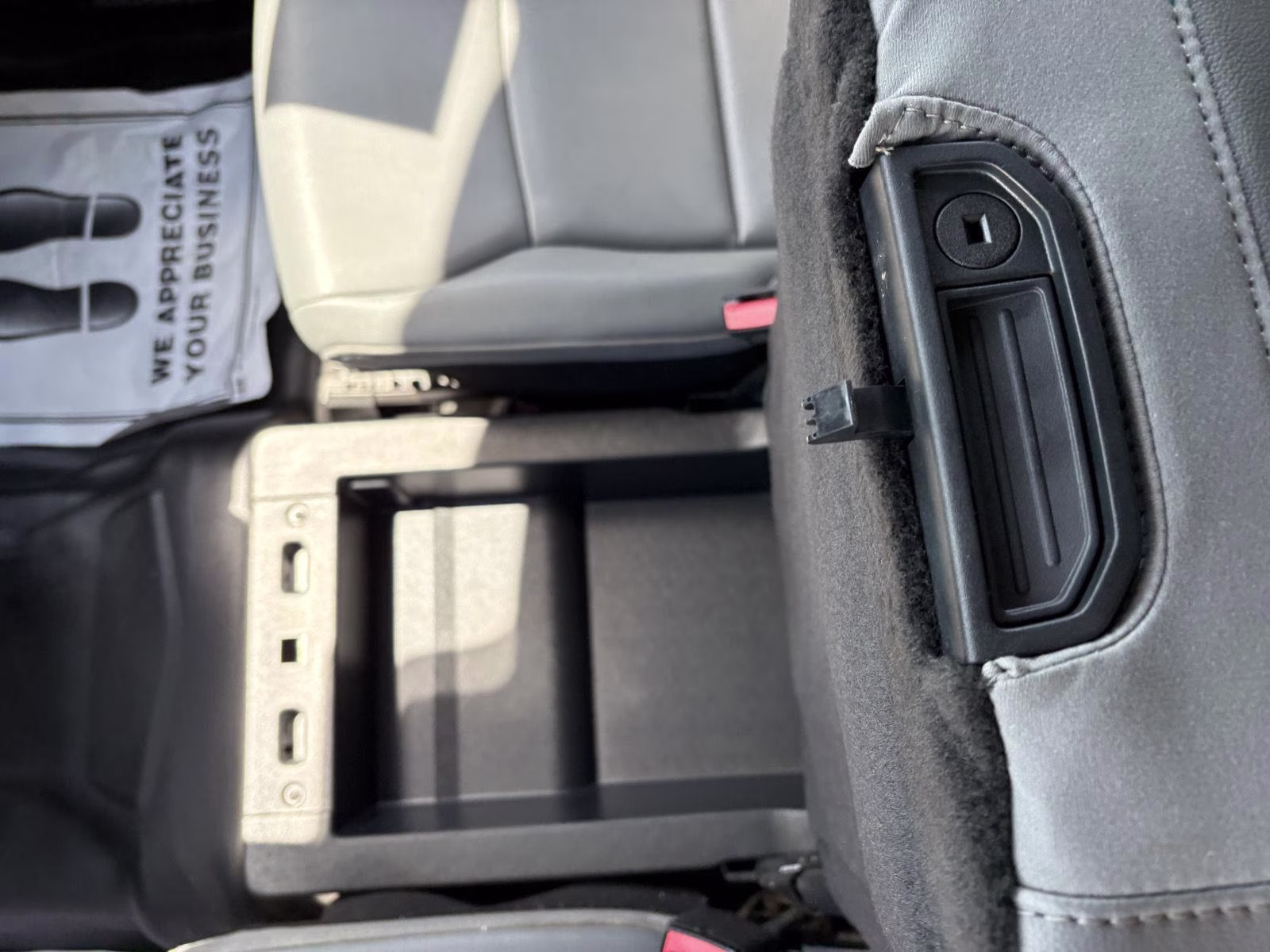 2022 Oxford White Ford F-150 XL 4X4 Truck