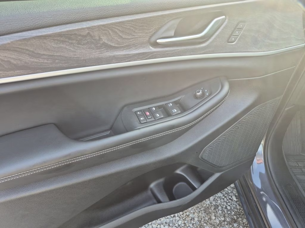 2025 Baltic Gray Metallic Clearcoat Jeep Grand Cherokee L Limited 4X4 SUV