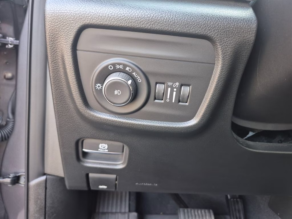 2025 Baltic Gray Metallic Clearcoat Jeep Grand Cherokee L Limited 4X4 SUV