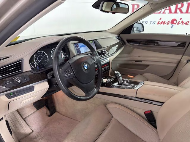 2009 Silver Metallic BMW 7 Series 750Li RWD Sedan