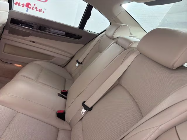 2009 Silver Metallic BMW 7 Series 750Li RWD Sedan