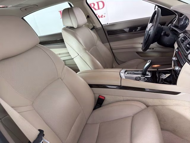 2009 Silver Metallic BMW 7 Series 750Li RWD Sedan