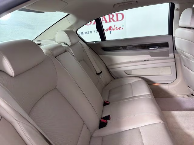 2009 Silver Metallic BMW 7 Series 750Li RWD Sedan
