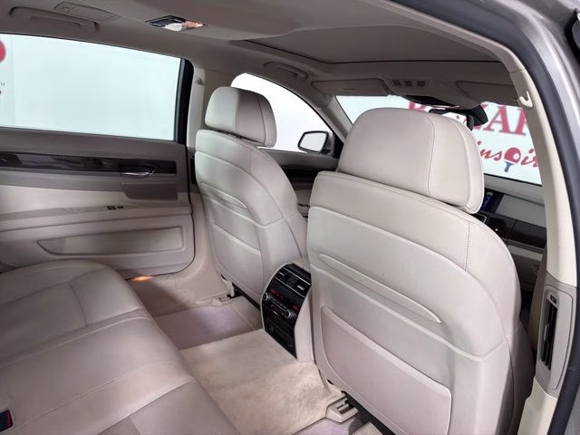 2009 Silver Metallic BMW 7 Series 750Li RWD Sedan