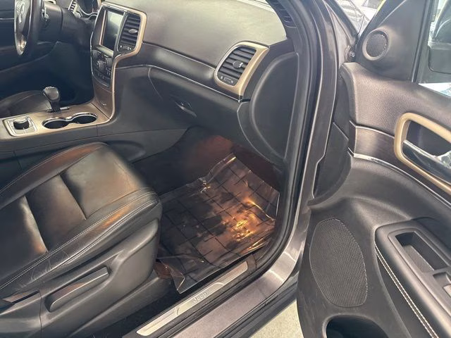 2014 Granite Crystal Metallic Clearcoat Jeep Grand Cherokee Limited 4X4 SUV