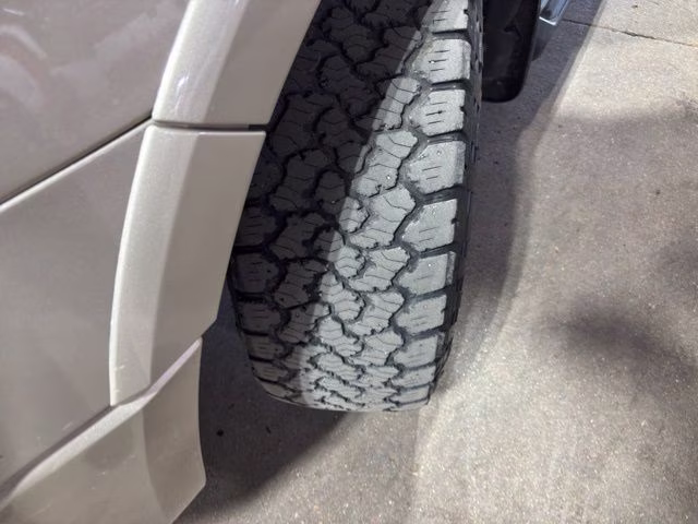 2017 White Gold Ford Expedition EL XLT 4X4 SUV