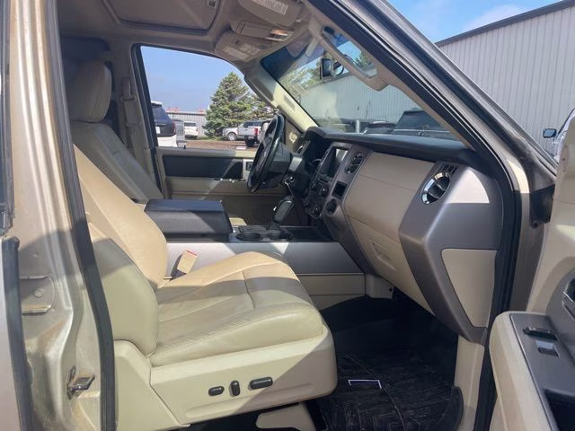 2017 Gold Ford Expedition EL XLT 4X4 SUV