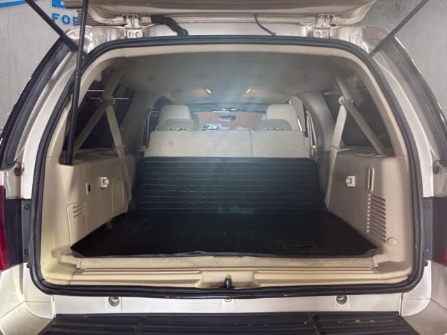 2017 White Gold Ford Expedition EL XLT 4X4 SUV