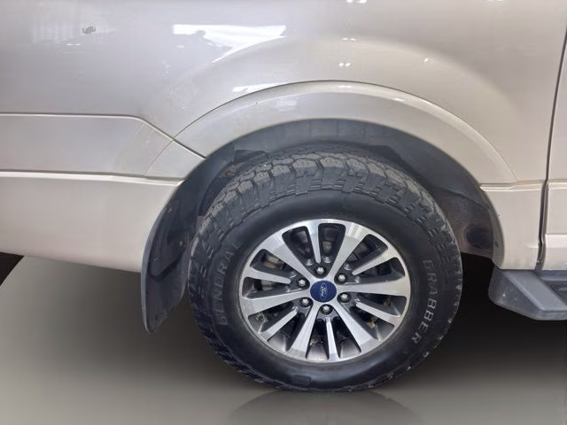2017 White Gold Ford Expedition EL XLT 4X4 SUV