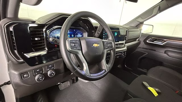 2025 Summit White Chevrolet Silverado 1500 LT 4X4 Truck