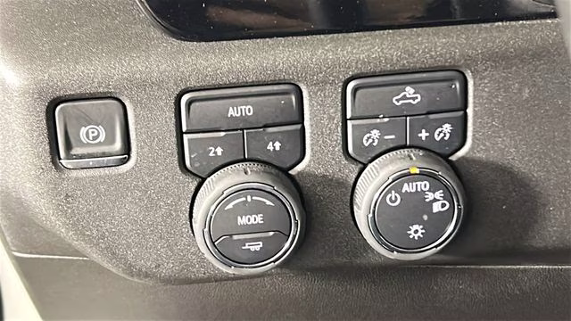 2025 Summit White Chevrolet Silverado 1500 LT 4X4 Truck