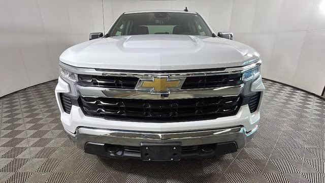 2025 Summit White Chevrolet Silverado 1500 LT 4X4 Truck