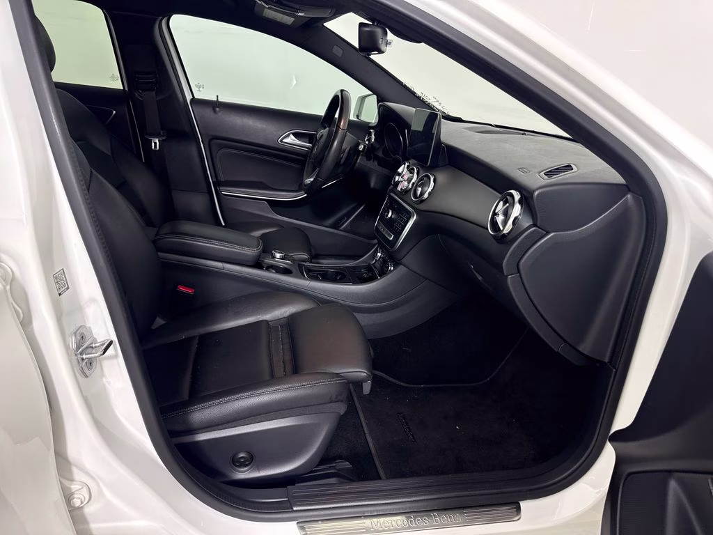 2020 Polar White Mercedes-Benz GLA GLA 250 FWD SUV