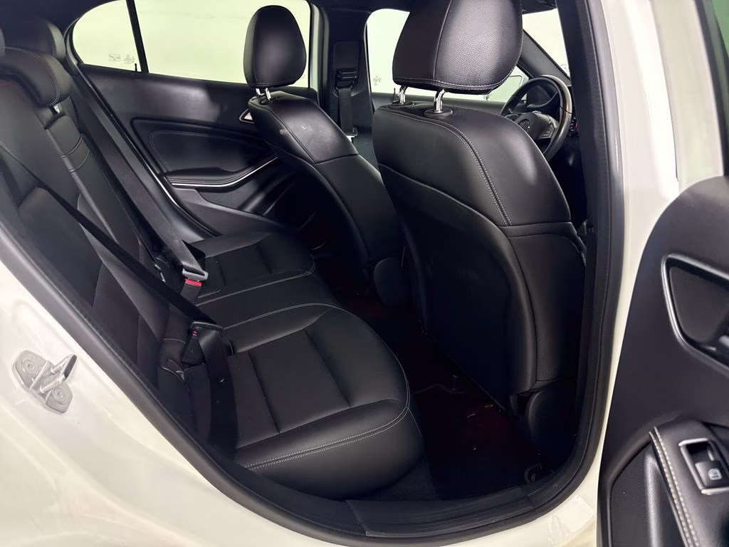 2020 Polar White Mercedes-Benz GLA GLA 250 FWD SUV
