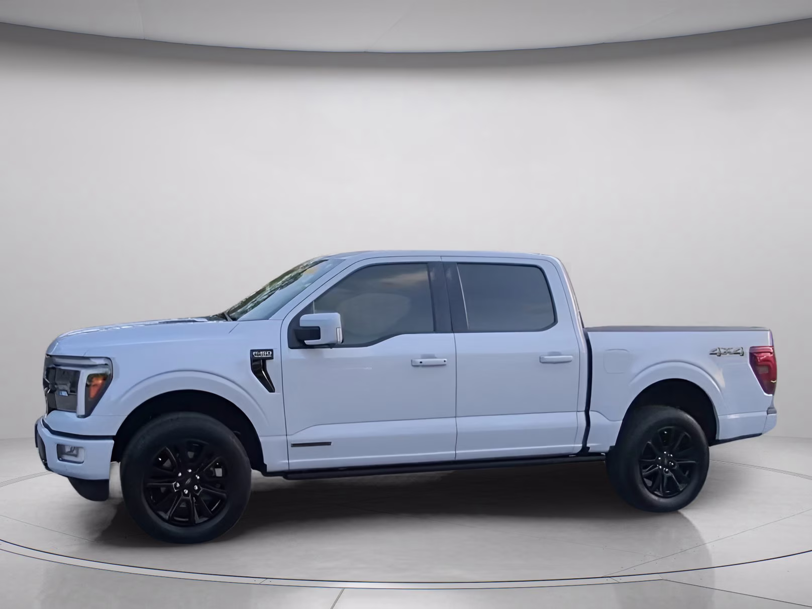 2025 Space White Metallic Ford F-150 Platinum Crew Cab Pickup 4X4 Truck