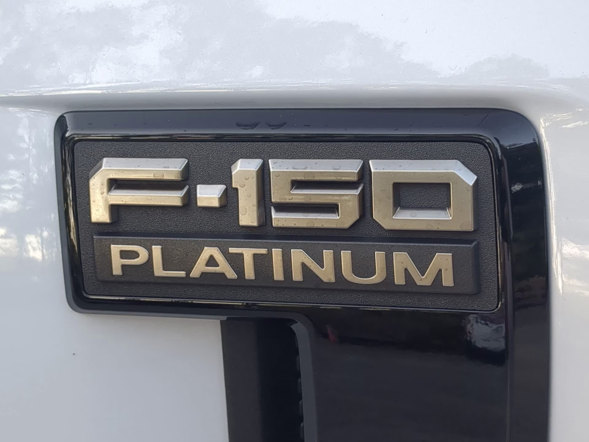 2025 Space White Metallic Ford F-150 Platinum Crew Cab Pickup 4X4 Truck