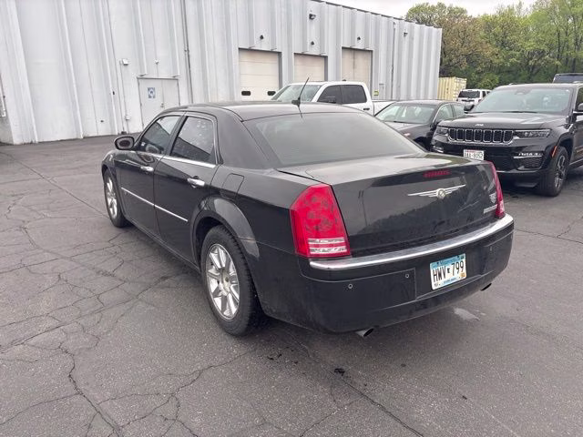2008 Brilliant Black Crystal Pearlcoat Chrysler 300C Hemi RWD Sedan