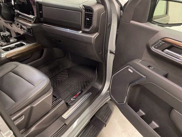 2024 Sterling Gray Metallic Chevrolet Silverado 1500 LT Trail Boss 4X4 Truck