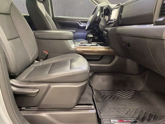 2024 Sterling Gray Metallic Chevrolet Silverado 1500 LT Trail Boss 4X4 Truck