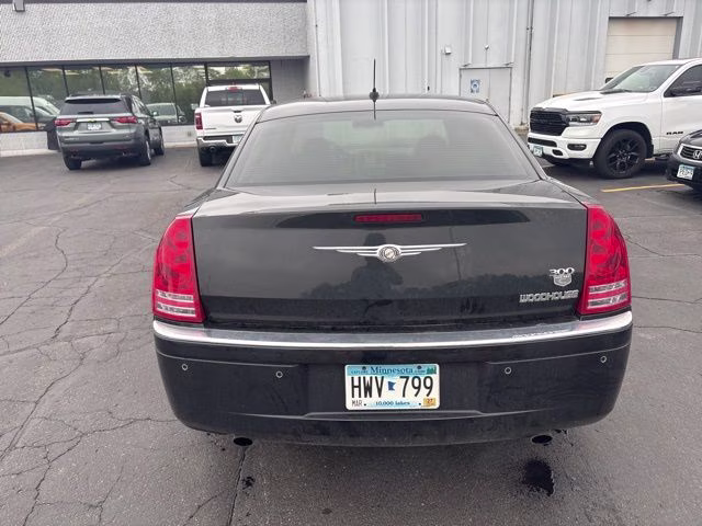 2008 Brilliant Black Crystal Pearlcoat Chrysler 300C Hemi RWD Sedan