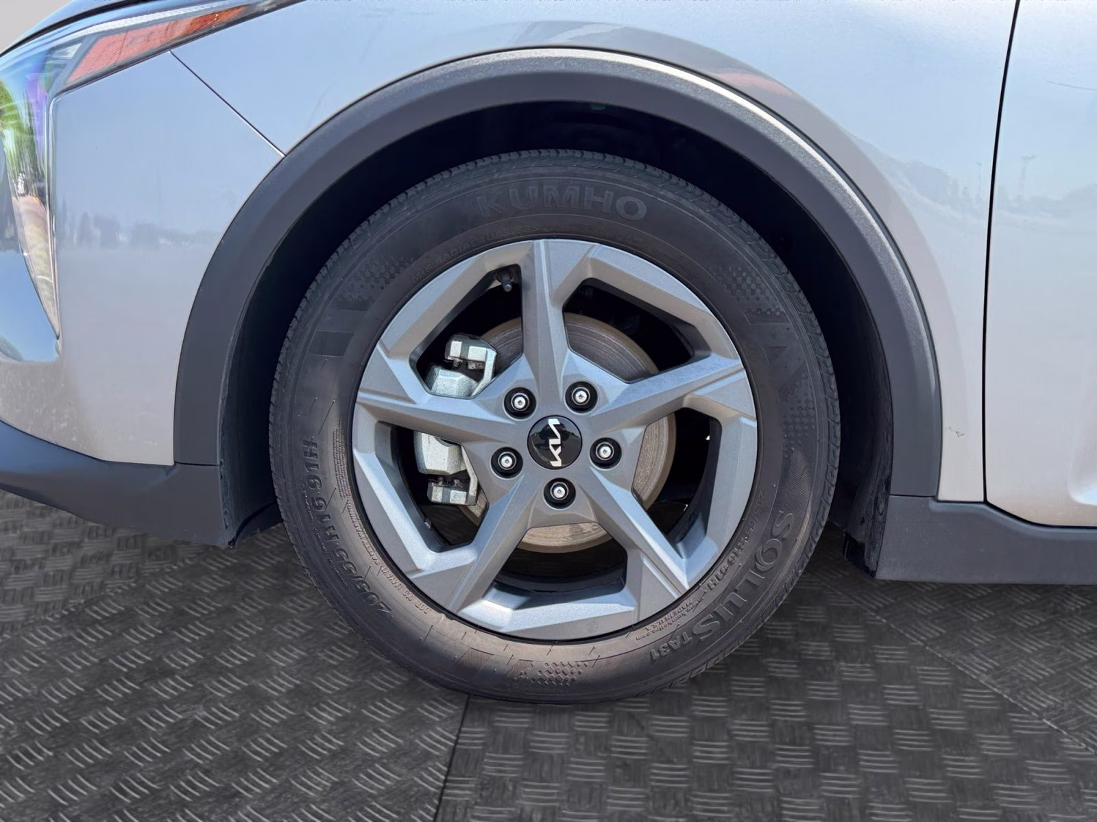 2025 Steel Gray Kia K4 LXS FWD Sedan