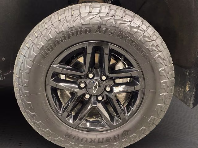 2024 Sterling Gray Metallic Chevrolet Silverado 1500 LT Trail Boss 4X4 Truck