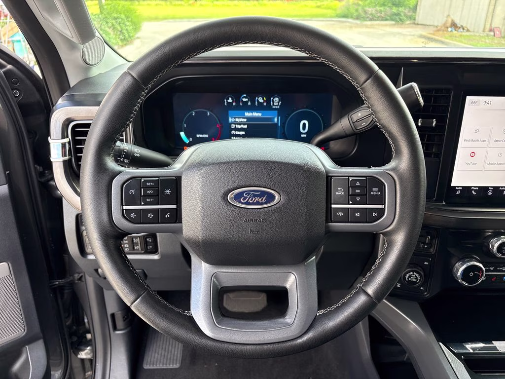 2025 Gray Metallic Ford Super Duty F-250 SRW Lariat 4X4 Truck