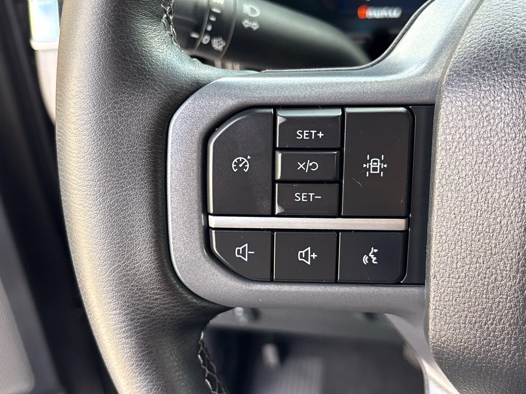 2025 Gray Metallic Ford Super Duty F-250 SRW Lariat 4X4 Truck