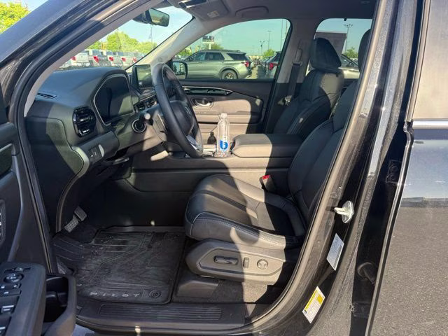 2025 Crystal Black Pearl Honda Pilot EX-L AWD SUV