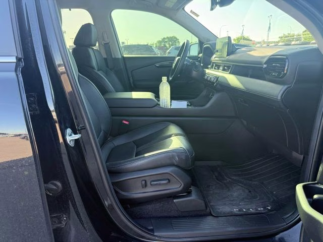 2025 Crystal Black Pearl Honda Pilot EX-L AWD SUV
