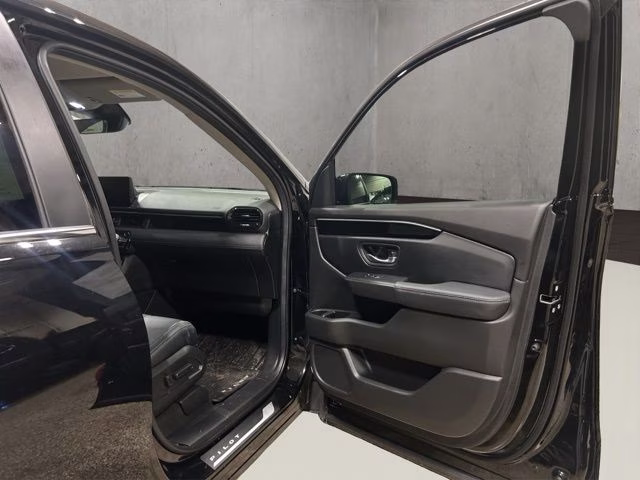 2025 Crystal Black Pearl Honda Pilot EX-L AWD SUV