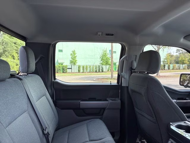 2025 White Metallic Ford F-150 XLT 4X4 Truck