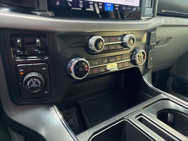2025 White Metallic Ford F-150 XLT 4X4 Truck