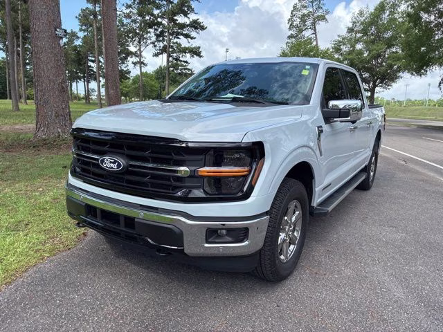 2025 White Metallic Ford F-150 XLT 4X4 Truck