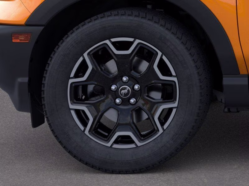 2026 Orange Fury Metallic Tri-Coat Ford Bronco Sport Outer Banks 4X4 SUV