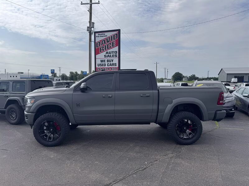 2024 Diamond Black Crystal Pearl Coat Ram 1500 Laramie LIFTED ROCKY RIDGE 34,518 PACKAGE!! 4X4 Truck