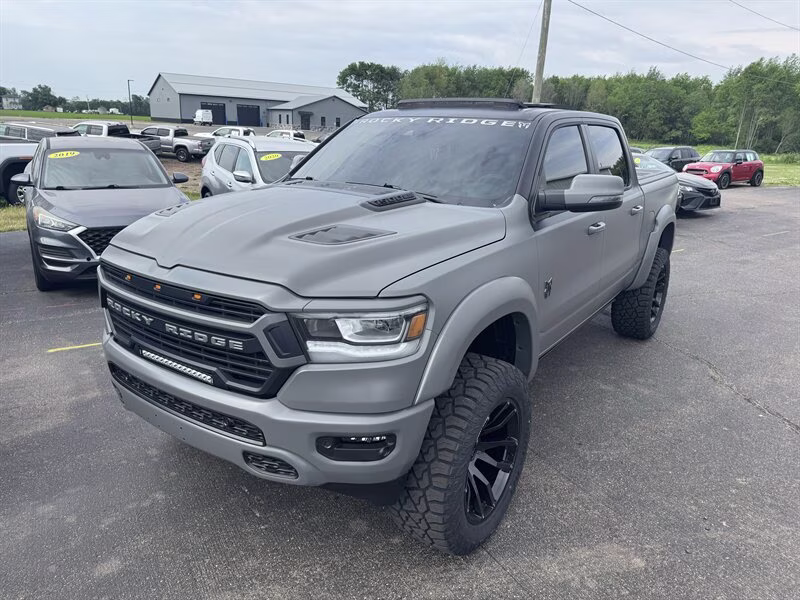 2024 Diamond Black Crystal Pearl Coat Ram 1500 Laramie LIFTED ROCKY RIDGE 34,518 PACKAGE!! 4X4 Truck