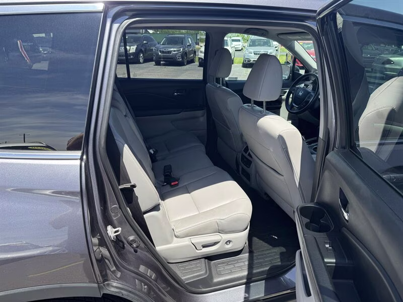2018 Modern Steel Metallic Honda Pilot EX-L AWD SUV
