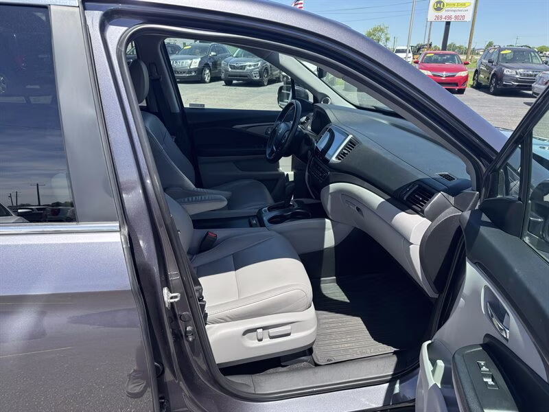 2018 Modern Steel Metallic Honda Pilot EX-L AWD SUV