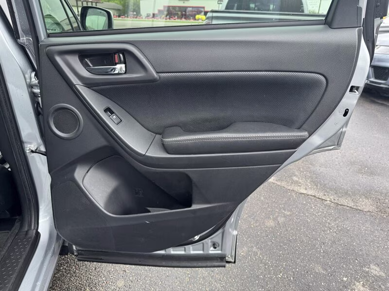 2018 Ice Silver Metallic Subaru Forester 2.5i Limited AWD Crossover