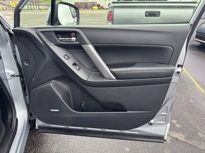 2018 Ice Silver Metallic Subaru Forester 2.5i Limited AWD Crossover