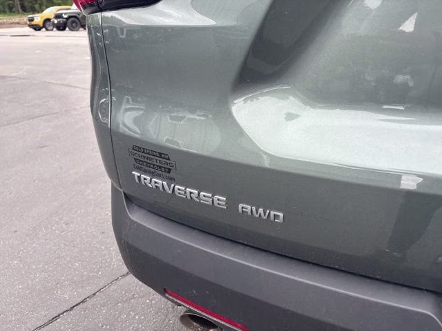 2023 Silver Sage Metallic Chevrolet Traverse LT AWD SUV