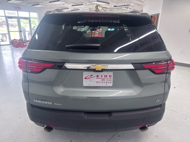 2023 Silver Sage Metallic Chevrolet Traverse LT AWD SUV
