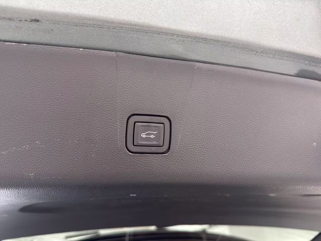 2023 Silver Sage Metallic Chevrolet Traverse LT AWD SUV