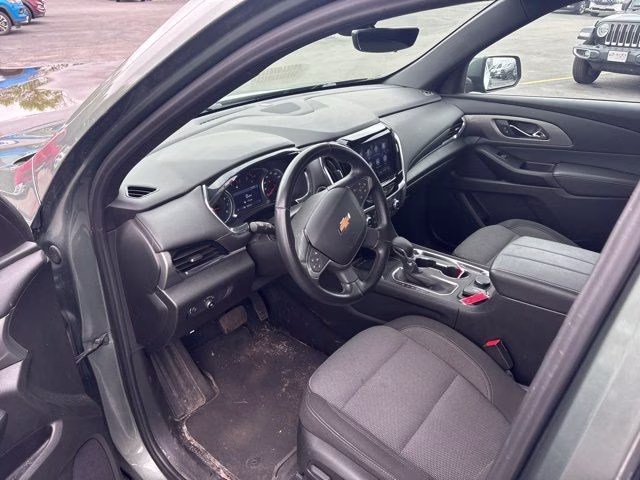 2023 Silver Sage Metallic Chevrolet Traverse LT AWD SUV