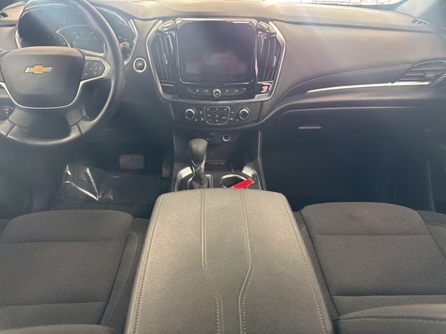 2023 Silver Sage Metallic Chevrolet Traverse LT AWD SUV