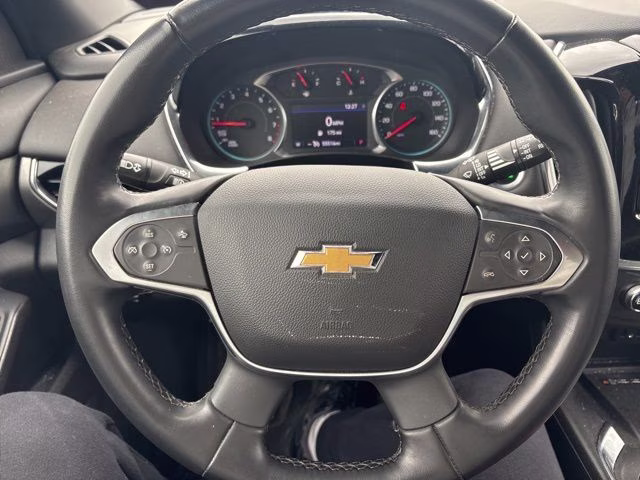 2023 Silver Sage Metallic Chevrolet Traverse LT AWD SUV