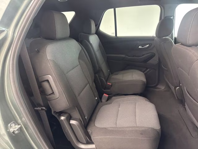 2023 Silver Sage Metallic Chevrolet Traverse LT AWD SUV